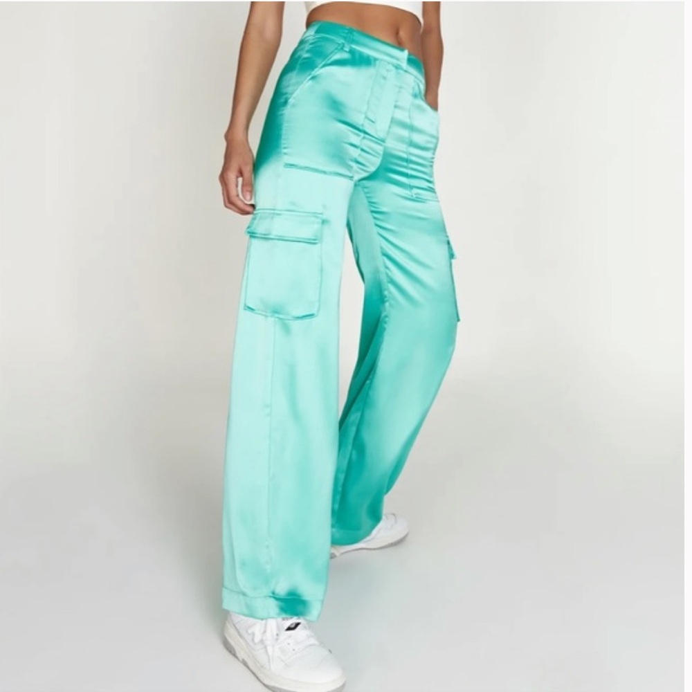 MESHKI Amaya Satin Cargo Pant SIZE MEDIUM